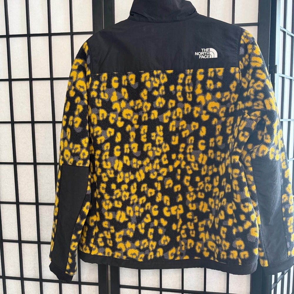 The North Face Denali 2 Women's Black and Yellow Leopard Print Jacket M - Picture 3 of 5